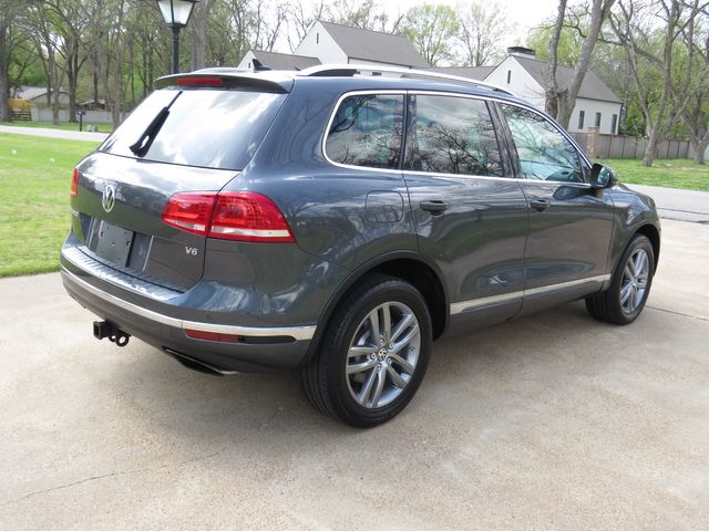 2016 Volkswagen Touareg VR6 Sport   MSRP New $43,615