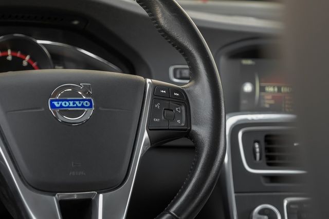 2016 Volvo S60 Cross Country T5 Platinum Tech Pkg Adaptive Cruise Heated Seats 2016 Volvo S60 Cross Country T5 Platinum Tech Pkg Adaptive Cruise Heated Seats