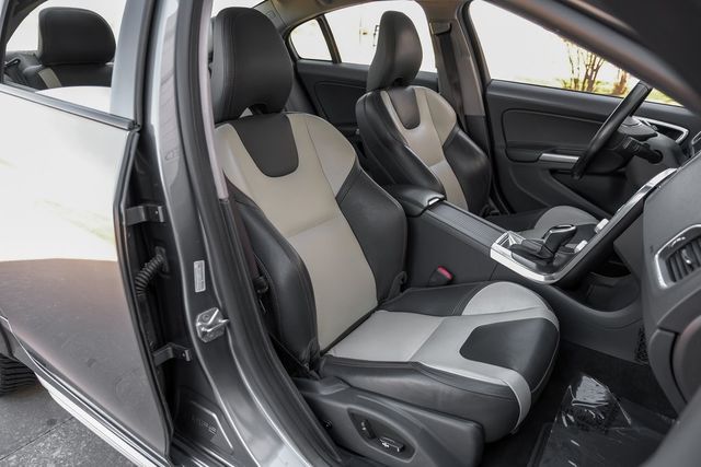 2016 Volvo S60 Cross Country T5 Platinum Tech Pkg Adaptive Cruise Heated Seats 2016 Volvo S60 Cross Country T5 Platinum Tech Pkg Adaptive Cruise Heated Seats