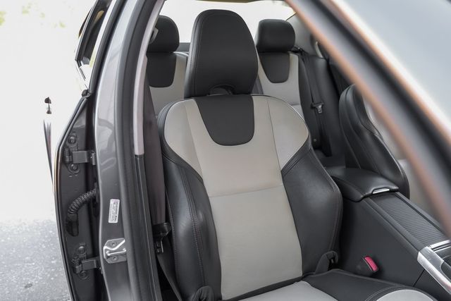 2016 Volvo S60 Cross Country T5 Platinum Tech Pkg Adaptive Cruise Heated Seats 2016 Volvo S60 Cross Country T5 Platinum Tech Pkg Adaptive Cruise Heated Seats