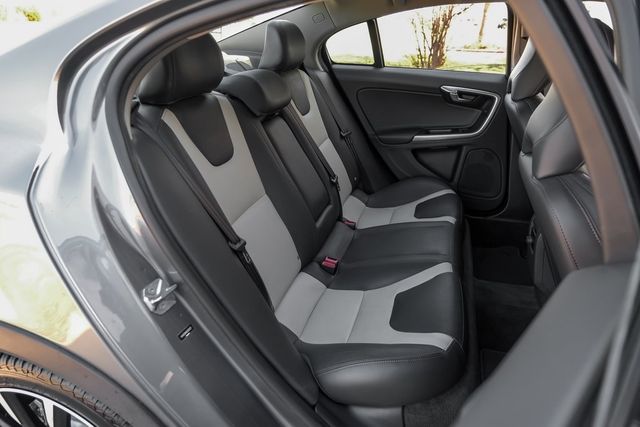 2016 Volvo S60 Cross Country T5 Platinum Tech Pkg Adaptive Cruise Heated Seats 2016 Volvo S60 Cross Country T5 Platinum Tech Pkg Adaptive Cruise Heated Seats