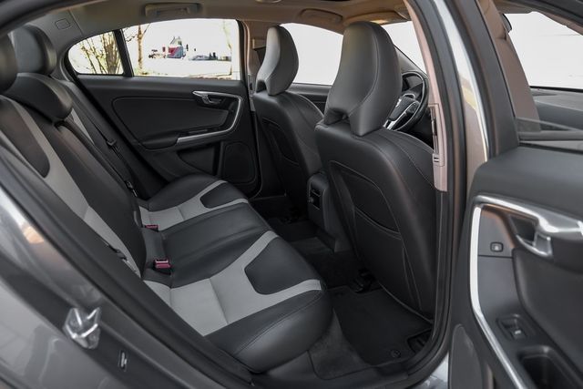 2016 Volvo S60 Cross Country T5 Platinum Tech Pkg Adaptive Cruise Heated Seats 2016 Volvo S60 Cross Country T5 Platinum Tech Pkg Adaptive Cruise Heated Seats