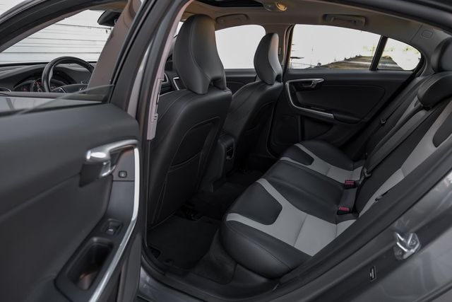 2016 Volvo S60 Cross Country T5 Platinum Tech Pkg Adaptive Cruise Heated Seats 2016 Volvo S60 Cross Country T5 Platinum Tech Pkg Adaptive Cruise Heated Seats