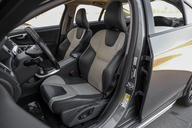 2016 Volvo S60 Cross Country T5 Platinum Tech Pkg Adaptive Cruise Heated Seats 2016 Volvo S60 Cross Country T5 Platinum Tech Pkg Adaptive Cruise Heated Seats