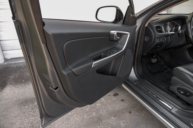 2016 Volvo S60 Cross Country T5 Platinum Tech Pkg Adaptive Cruise Heated Seats 2016 Volvo S60 Cross Country T5 Platinum Tech Pkg Adaptive Cruise Heated Seats