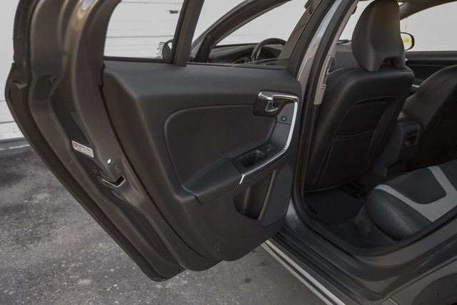 2016 Volvo S60 Cross Country T5 Platinum Tech Pkg Adaptive Cruise Heated Seats 2016 Volvo S60 Cross Country T5 Platinum Tech Pkg Adaptive Cruise Heated Seats