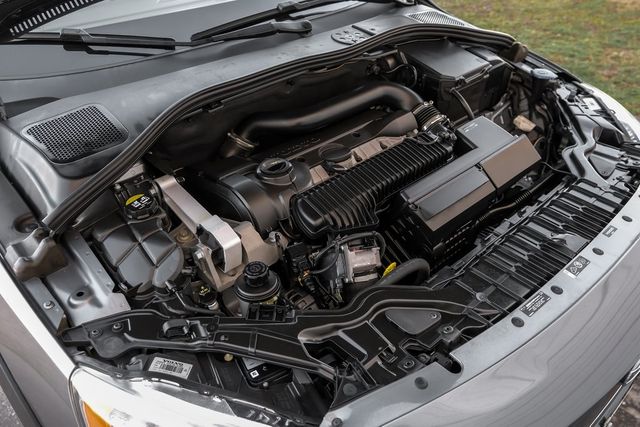 2016 Volvo S60 Cross Country T5 Platinum Tech Pkg Adaptive Cruise Heated Seats 2016 Volvo S60 Cross Country T5 Platinum Tech Pkg Adaptive Cruise Heated Seats