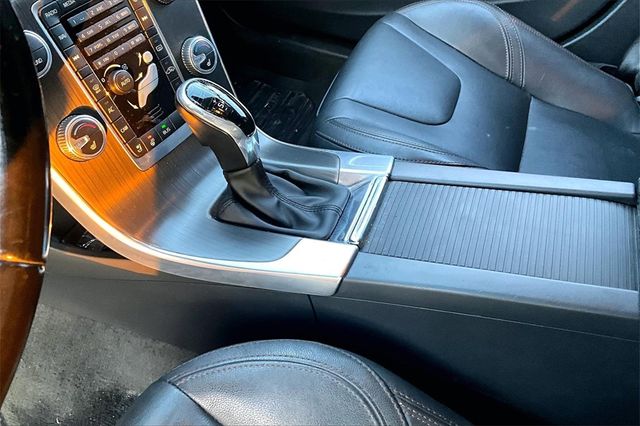 2016 Volvo V60 Cross Country T5