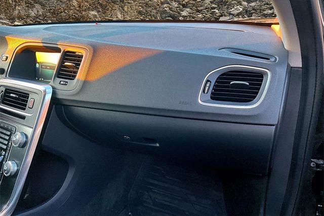 2016 Volvo V60 Cross Country T5