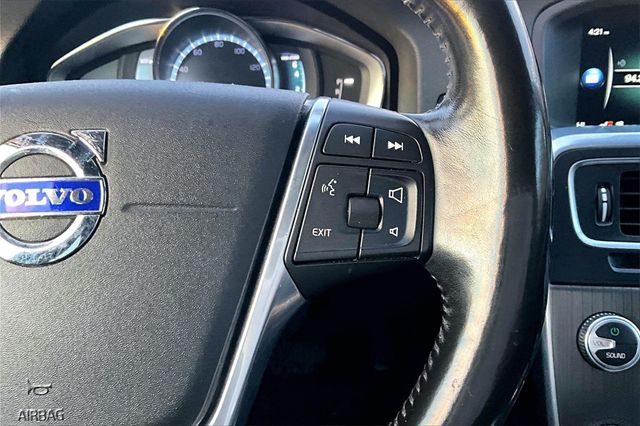 2016 Volvo V60 Cross Country T5