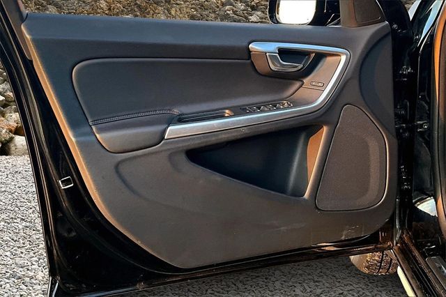 2016 Volvo V60 Cross Country T5