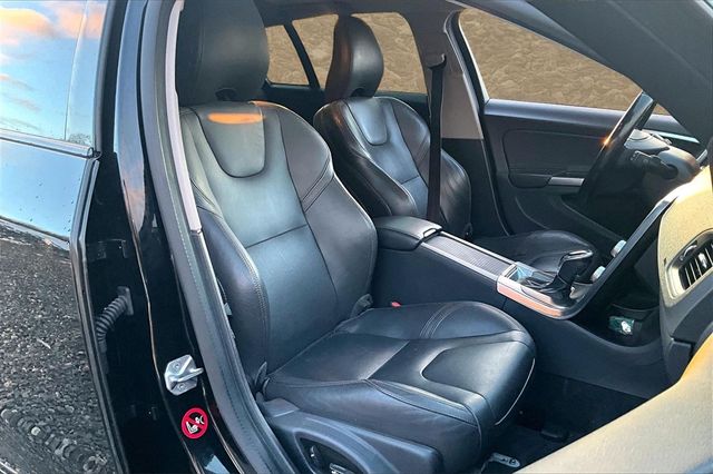 2016 Volvo V60 Cross Country T5