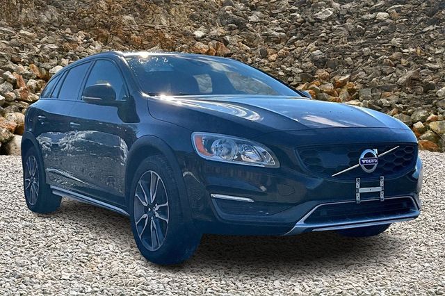 2016 Volvo V60 Cross Country T5