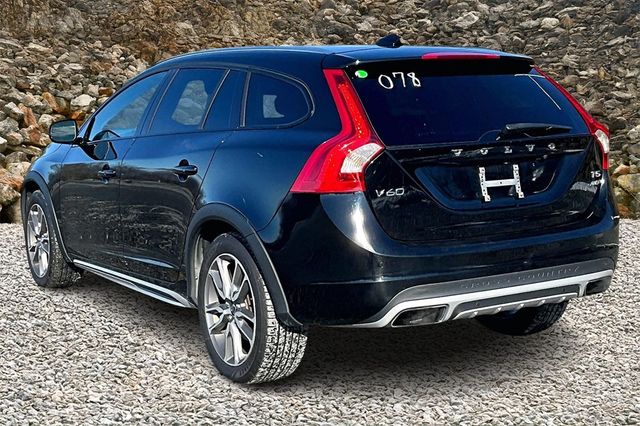2016 Volvo V60 Cross Country T5