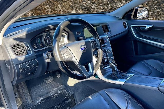 2016 Volvo V60 Cross Country T5