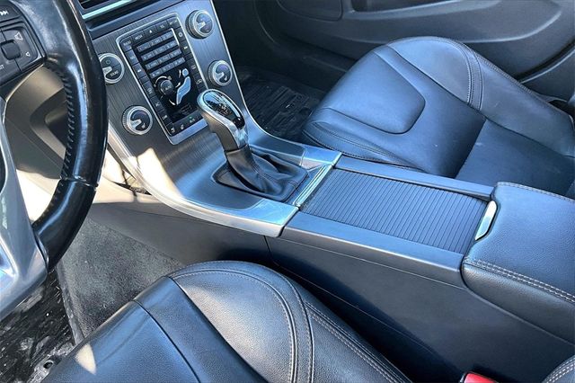 2016 Volvo V60 Cross Country T5