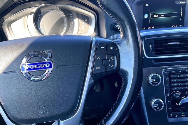 2016 Volvo V60 Cross Country T5