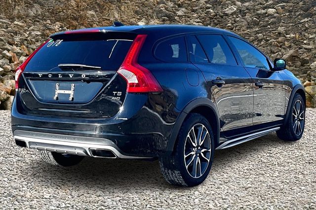 2016 Volvo V60 Cross Country T5