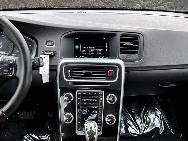 2016 Volvo V60 T5 Drive-E Premier