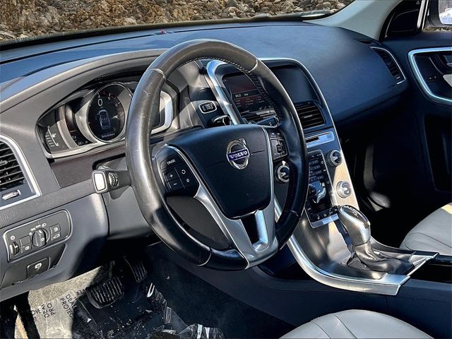 2016 Volvo XC60 T6 Drive-E