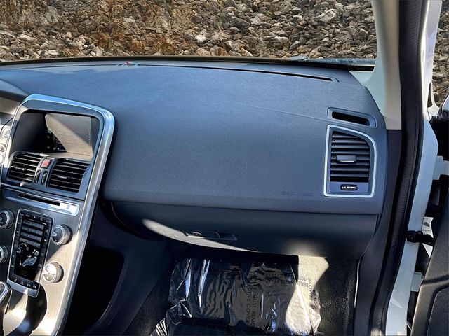 2016 Volvo XC60 T6 Drive-E