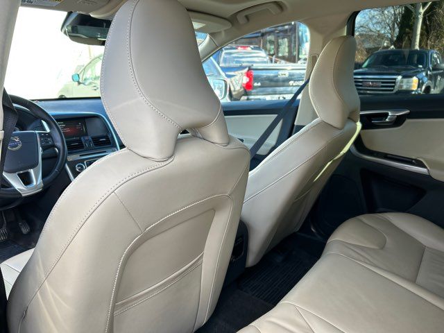 2016 Volvo XC60 T5 Premier