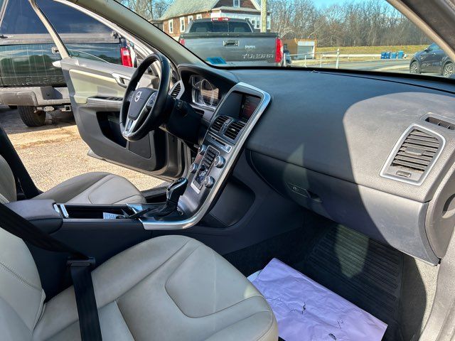 2016 Volvo XC60 T5 Premier