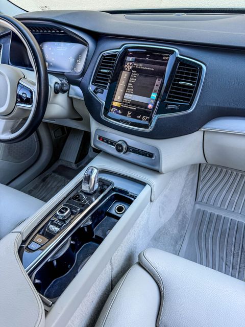 2016 Volvo XC90 T8 eAWD Momentum | Agoura Hills, CA | SoCal Auto Group 2016 Volvo XC90 T8 eAWD Momentum | Agoura Hills, CA | SoCal Auto Group