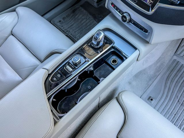 2016 Volvo XC90 T8 eAWD Momentum | Agoura Hills, CA | SoCal Auto Group 2016 Volvo XC90 T8 eAWD Momentum | Agoura Hills, CA | SoCal Auto Group