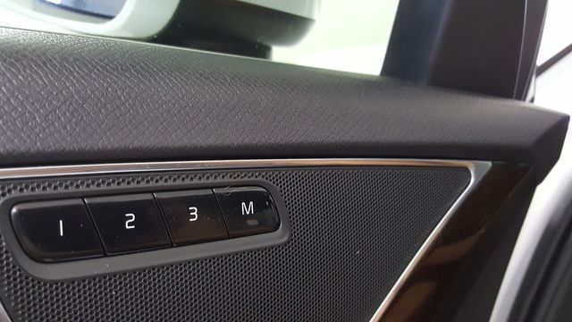 2016 Volvo XC90 T6 Momentum | Carrollton, TX | Legend Motorcars of Carrollton