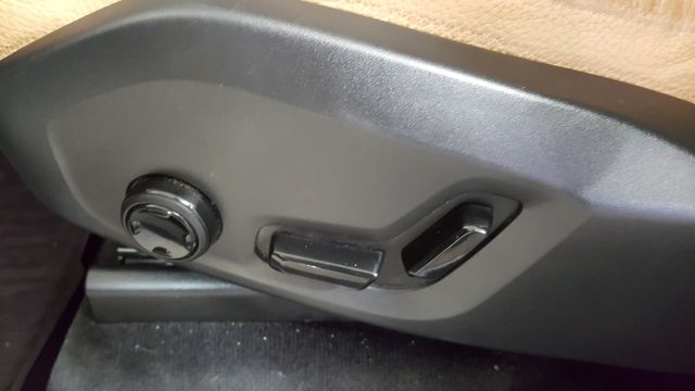 2016 Volvo XC90 T6 Momentum | Carrollton, TX | Legend Motorcars of Carrollton