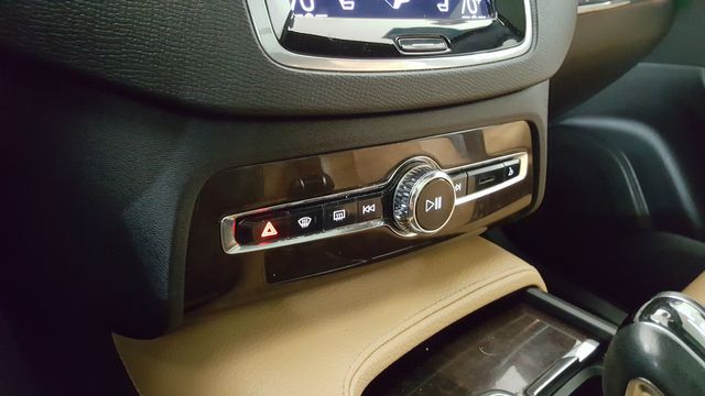 2016 Volvo XC90 T6 Momentum | Carrollton, TX | Legend Motorcars of Carrollton 2016 Volvo XC90 T6 Momentum | Carrollton, TX | Legend Motorcars of Carrollton