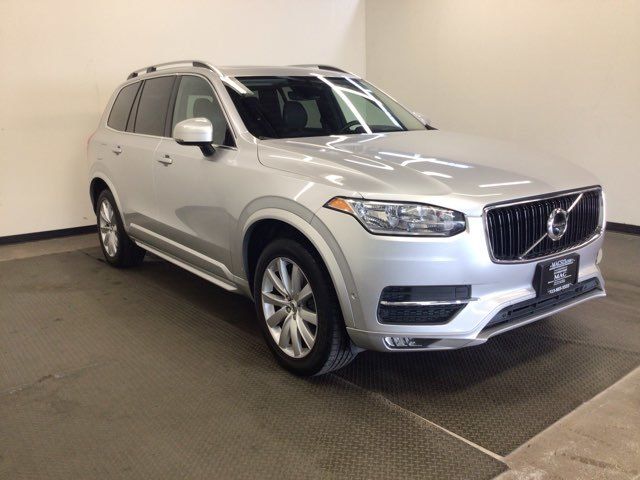 2016 Volvo XC90 T6 Momentum