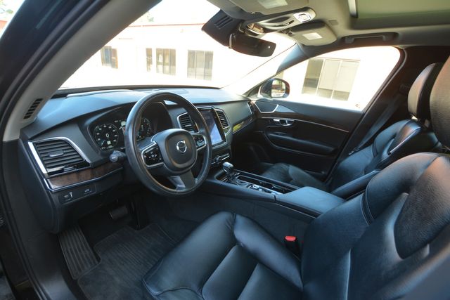 2016 Volvo XC90 T6 Momentum