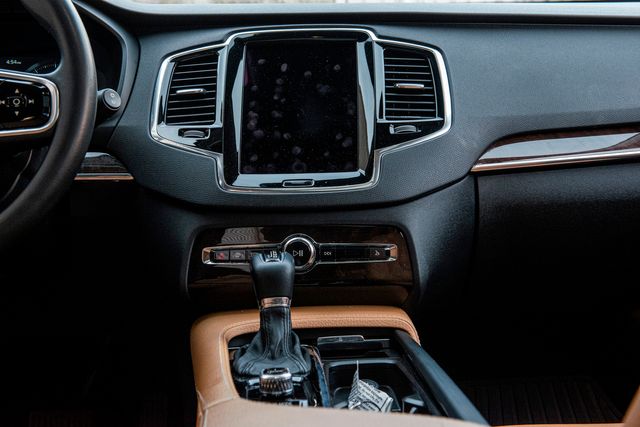 2016 Volvo XC90 T6 Momentum | Van Nuys, CA | Stellar Auto INC.