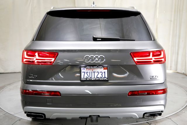 2017 Audi Q7 3.0T quattro Prestige | Burbank, California | MDK International 2017 Audi Q7 3.0T quattro Prestige | Burbank, California | MDK International