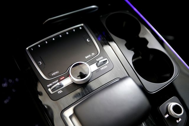 2017 Audi Q7 3.0T quattro Prestige | Burbank, California | MDK International 2017 Audi Q7 3.0T quattro Prestige | Burbank, California | MDK International