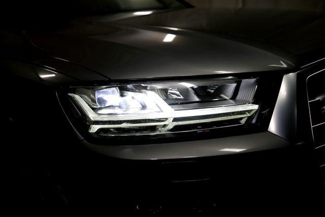 2017 Audi Q7 3.0T quattro Prestige | Burbank, California | MDK International 2017 Audi Q7 3.0T quattro Prestige | Burbank, California | MDK International