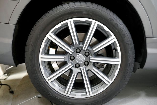 2017 Audi Q7 3.0T quattro Prestige | Burbank, California | MDK International