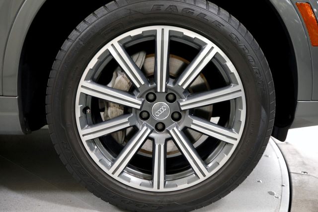 2017 Audi Q7 3.0T quattro Prestige | Burbank, California | MDK International 2017 Audi Q7 3.0T quattro Prestige | Burbank, California | MDK International