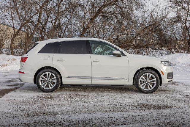 2017 Audi Q7 3.0T quattro Premium Plus w/ AWD & Heated Seats 2017 Audi Q7 3.0T quattro Premium Plus w/ AWD & Heated Seats