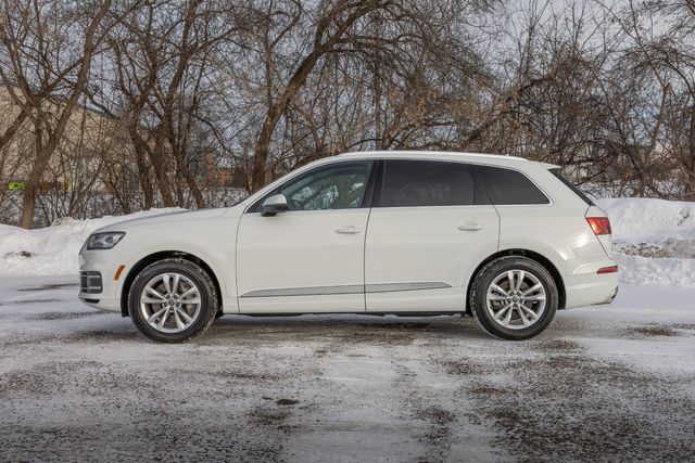 2017 Audi Q7 3.0T quattro Premium Plus w/ AWD & Heated Seats 2017 Audi Q7 3.0T quattro Premium Plus w/ AWD & Heated Seats