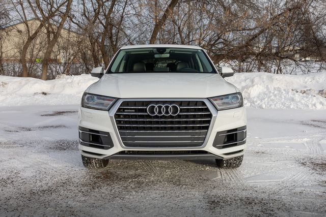 2017 Audi Q7 3.0T quattro Premium Plus w/ AWD & Heated Seats 2017 Audi Q7 3.0T quattro Premium Plus w/ AWD & Heated Seats