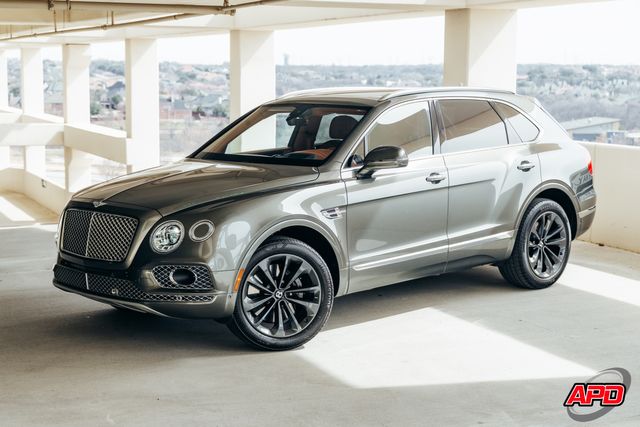 2017 Bentley Bentayga W12 Rear Seat Pkg 2017 Bentley Bentayga W12 Rear Seat Pkg