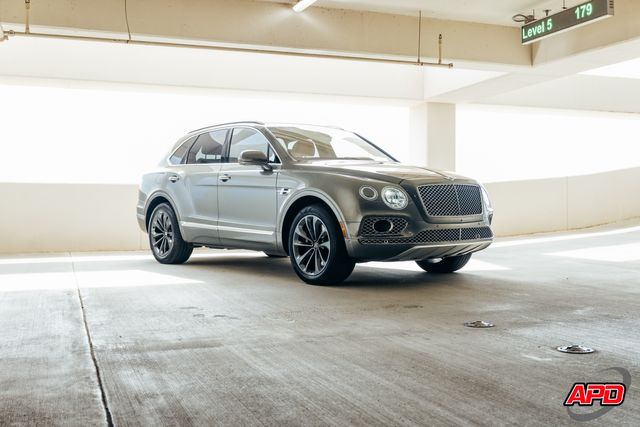 2017 Bentley Bentayga W12 Rear Seat Pkg