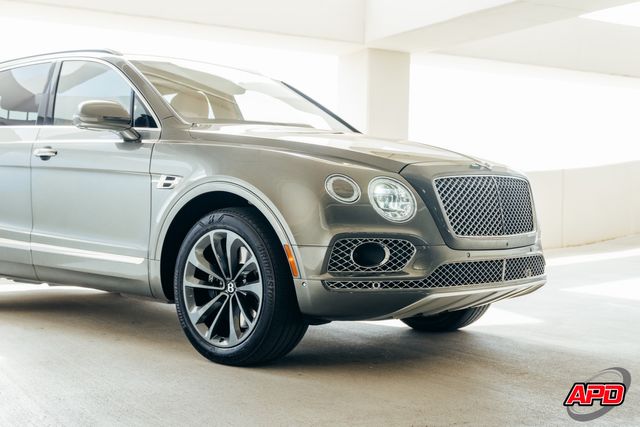 2017 Bentley Bentayga W12 Rear Seat Pkg 2017 Bentley Bentayga W12 Rear Seat Pkg