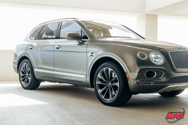 2017 Bentley Bentayga W12 Rear Seat Pkg 2017 Bentley Bentayga W12 Rear Seat Pkg