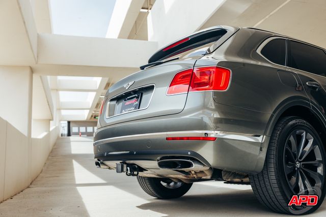 2017 Bentley Bentayga W12 Rear Seat Pkg 2017 Bentley Bentayga W12 Rear Seat Pkg