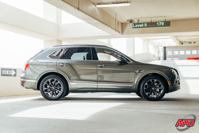 2017 Bentley Bentayga W12 Rear Seat Pkg 2017 Bentley Bentayga W12 Rear Seat Pkg