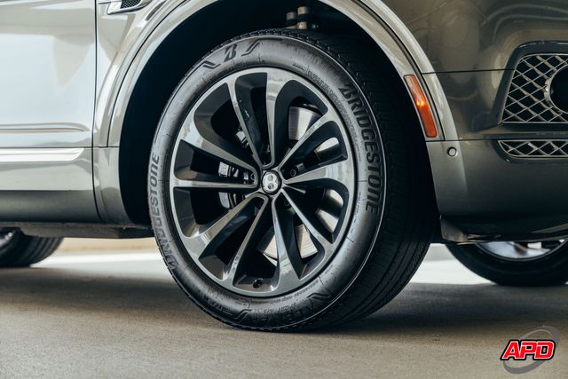 2017 Bentley Bentayga W12 Rear Seat Pkg 2017 Bentley Bentayga W12 Rear Seat Pkg